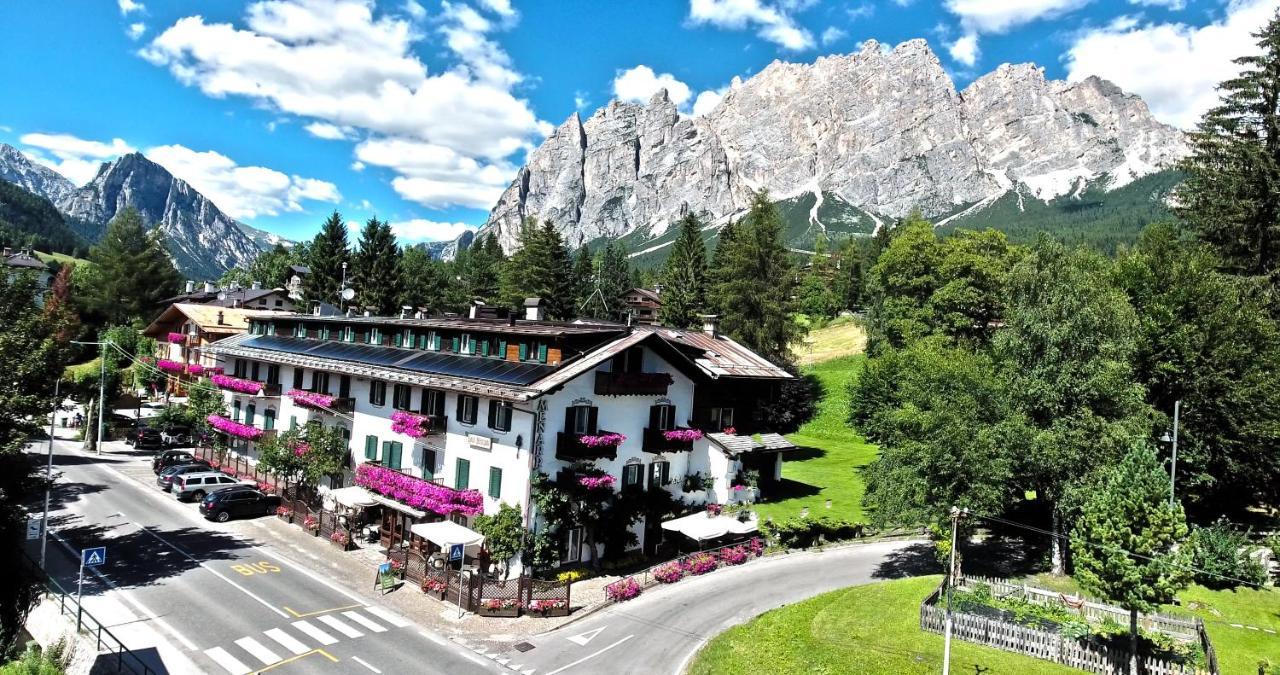Hotel Menardi Cortina dʼAmpezzo Esterno foto